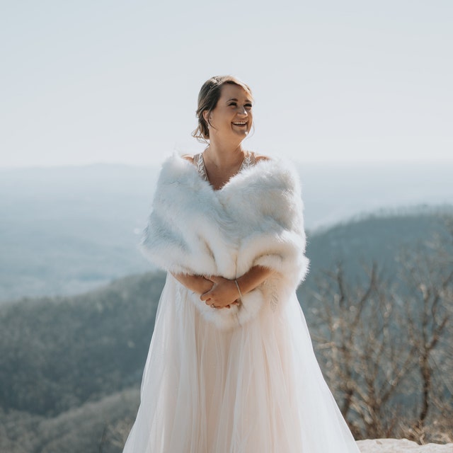 Ivory / White Faux Fur Bridal Shawl, Winter Wedding Fur Stole Wrap