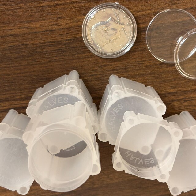 ハーフダラーサイズのプラスチック製コインカプセル - 直径30.6mmの