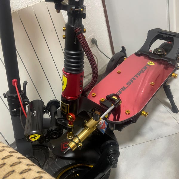 Kit Adesivi Riflettenti Per Scooter Elettrico Vsett 10/10+ - Stile Mercedes AMG (Giallo)