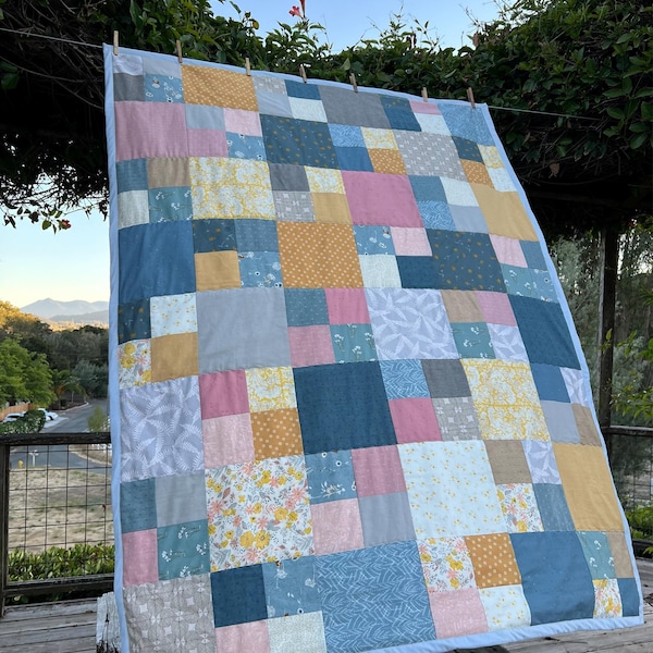 Scrappy Courthouse Steps Quilt by Taralee Quiltery Printed Paper Quilt ...