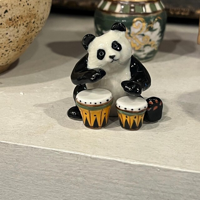 ホビー・楽器・アート PANDA Hand-painted Ceramic Panda Musician Figurine: Collectible Home