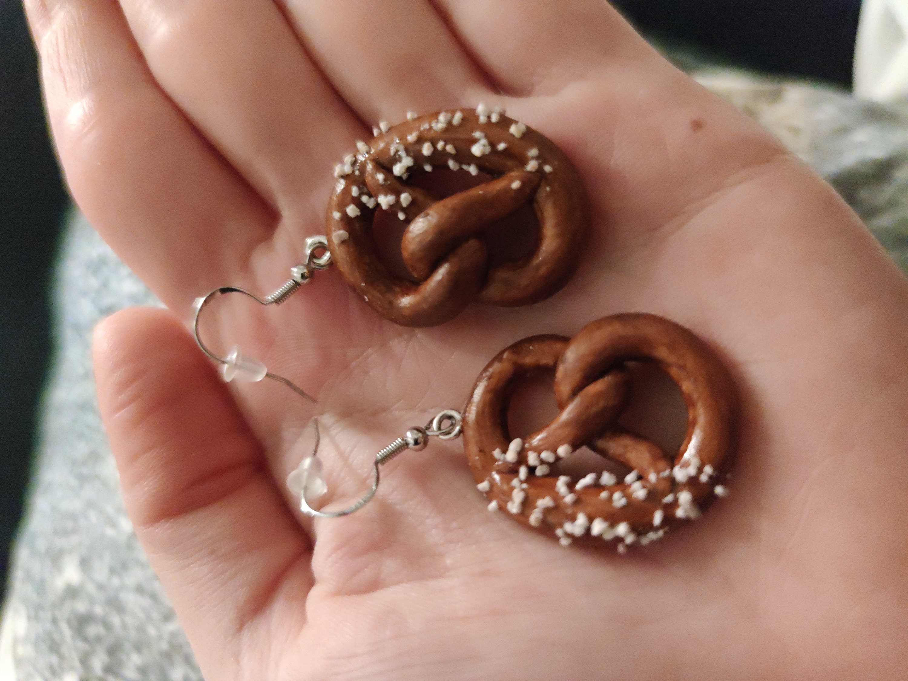 Earrings &quot;Laugenbrezel&quot;/ Modeling clay/ Miniature earring/ Motif earrings/ Oktoberfest jewelry/ Kawaii/ Tiny/ Cute/ Pretzel/ Ear clips/ Fun