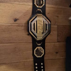 キッズ UFC レガシー チャンピオンシップベルト - 本革、真鍮プレート