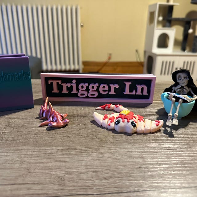 Flappy Jacks Articulating Stingray 3D Printed Fidget Toy Desk