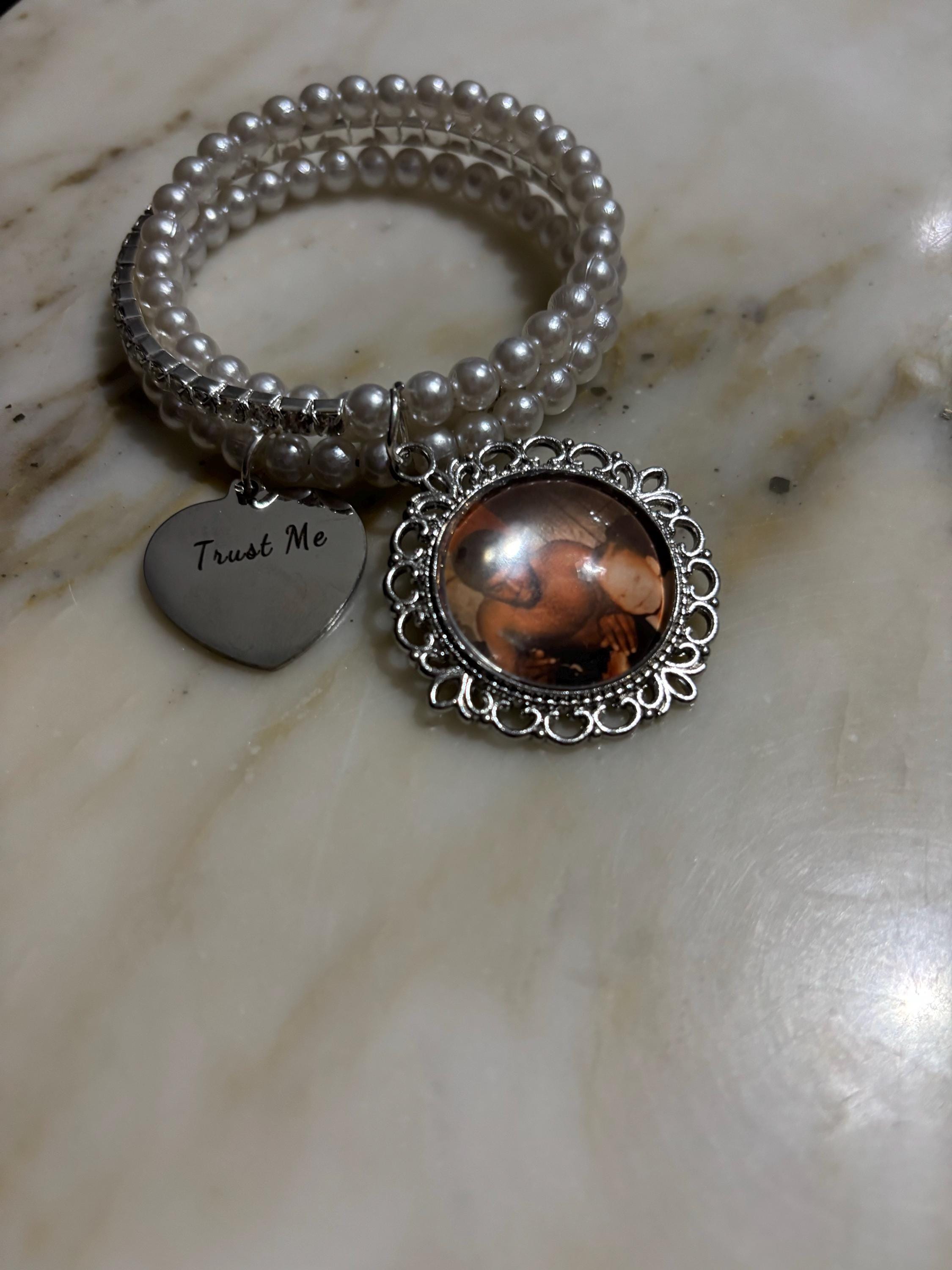 Custom Photo Bridal Bouquet Charm, Wedding Bouquet Charm with Pearl, Memorial Gift for Bride, Bridal Shower Gift, Wedding Gifts for Her