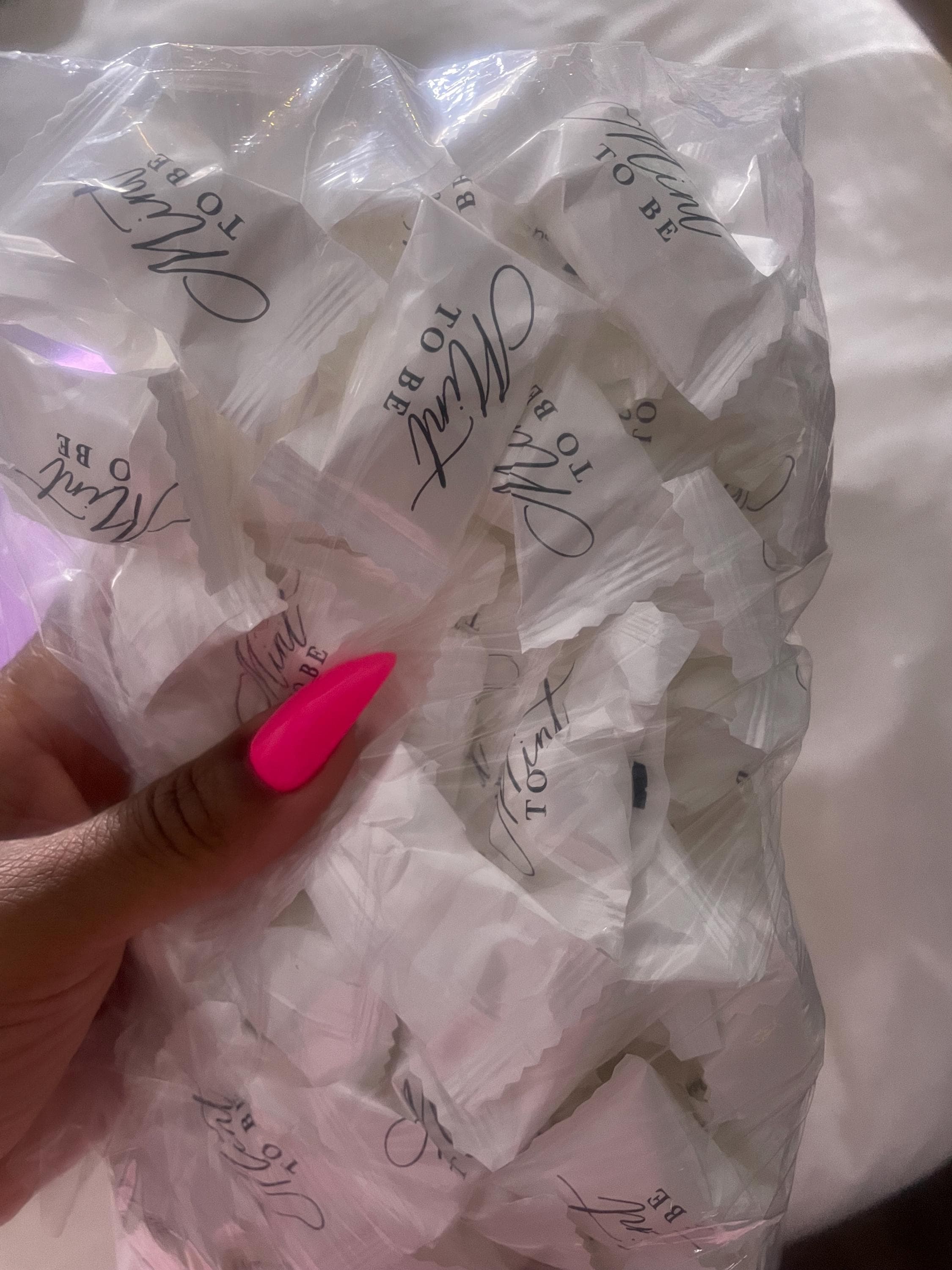 Mint To Be White Mints BULK SETS - Weiße Buttermints - Preiswertes Hochzeitsgeschenk - Einzeln verpackte Hochzeitssüßigkeiten - Hochzeitsminze
