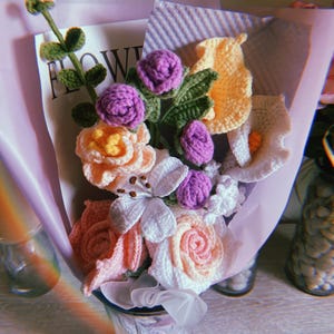 手作りかぎ針編みの花束：編み物の牡丹、バラ、チューリップの花の