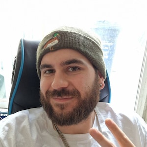 Connor lade till en bild av sitt köp