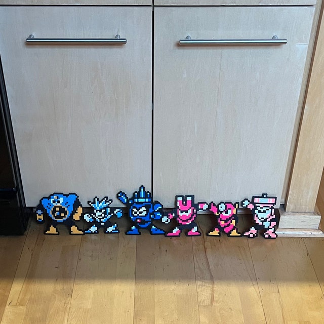 8 ビット NES ロックマン 3 Perler スプライト: マグネットと