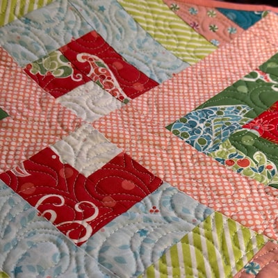 Flower Patchwork Quilted Table Runner GFTOTP18218 main image 1