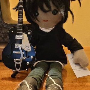 Verloren gewaande gitaar John Lennon brengt miljoenen op, duurste