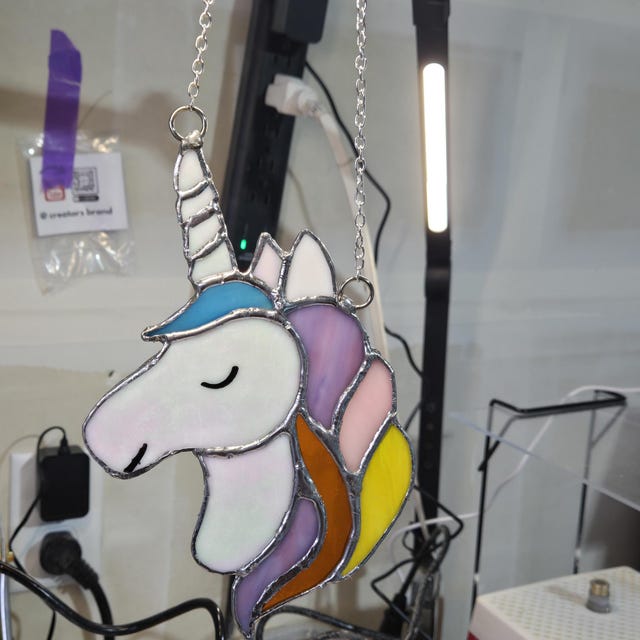 ユニコーンのステンドグラス サンキャッチャーの型紙：簡単なDIY