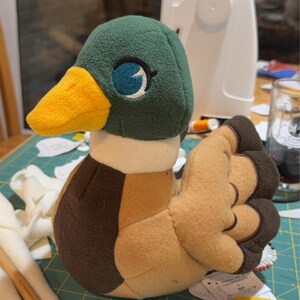 アヒルのぬいぐるみ動物の縫製パターン .pdf チュートリアル マガモの