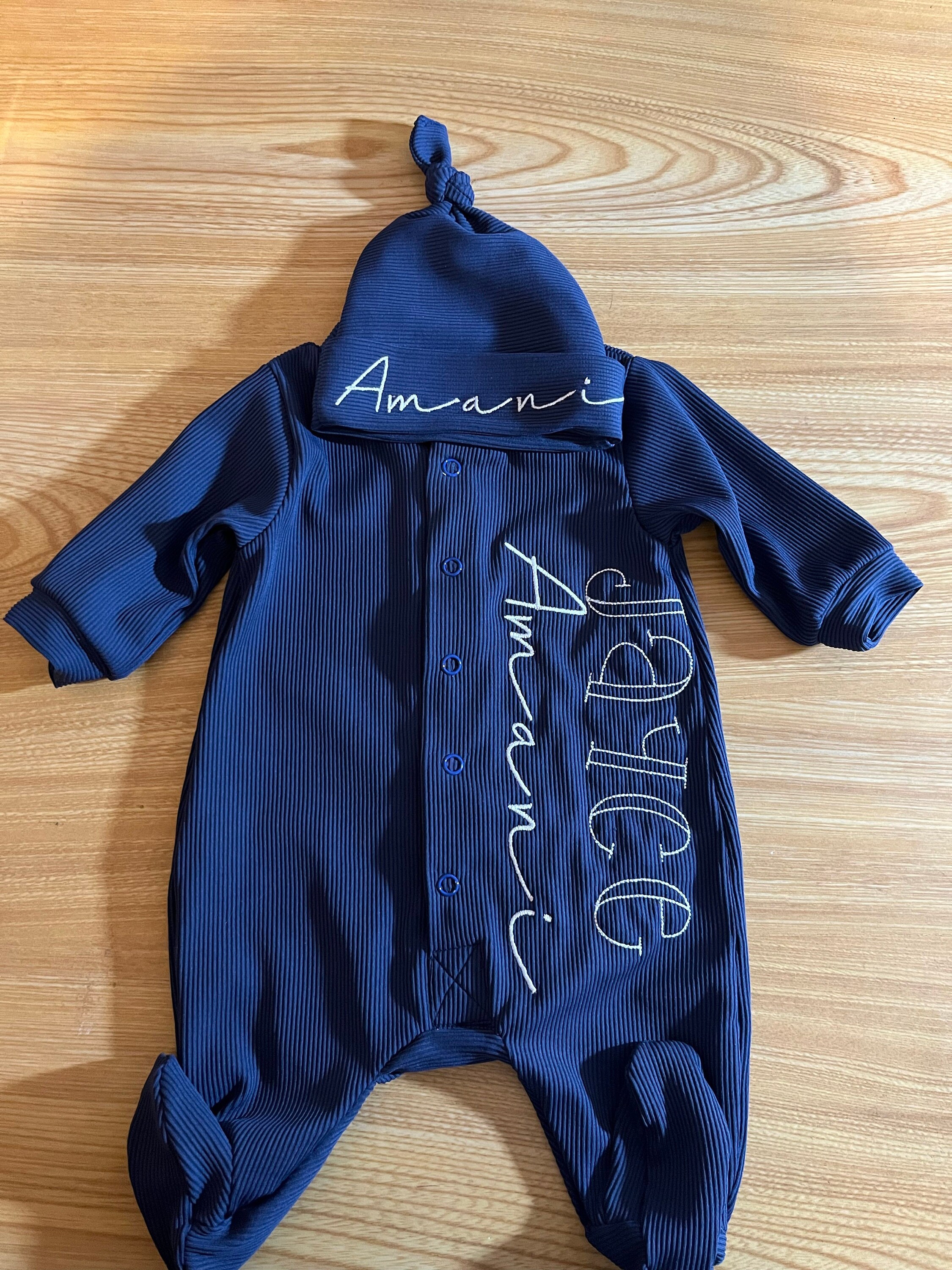 Customer photo for Dalla - Embroidery font