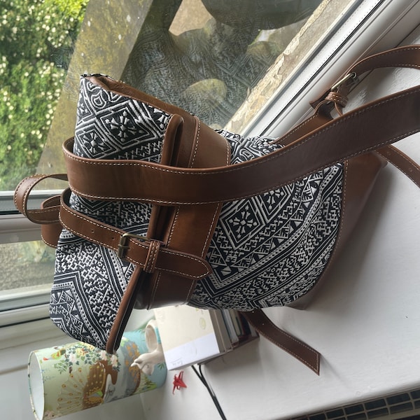 Trendy Studded Polka Dot Shoulder Bag