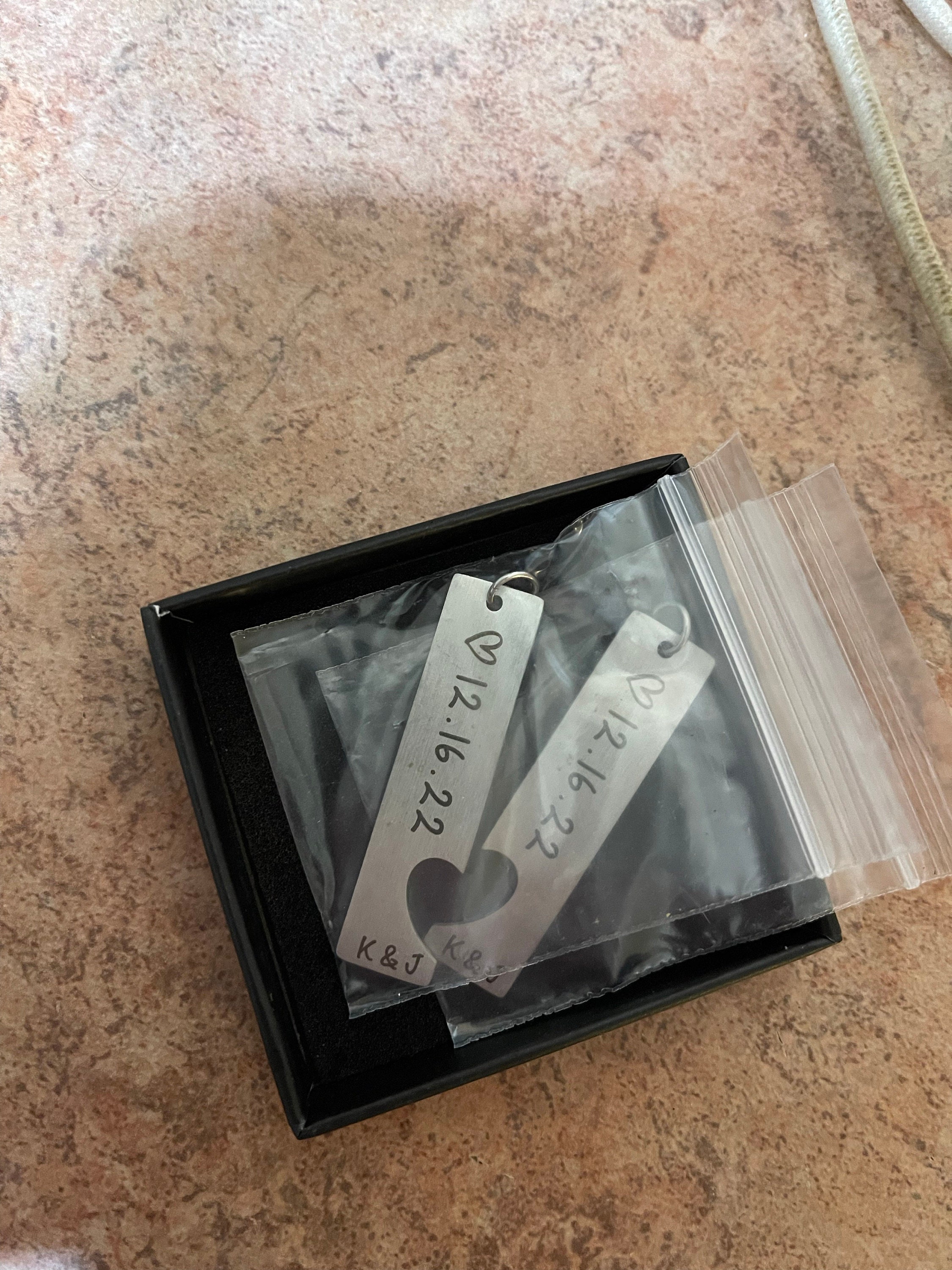 Benutzerdefinierte Paar Keychain Personalisierte Geschenk Für Freund Freundin Passenden Schlüsselanhänger Jahrestag Geschenke für Freund Valentinstag Geschenke