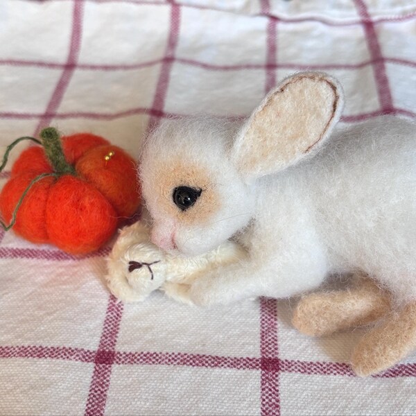 Needle Felted/ Miniature Sculpture / Rabbit/ Bunny / Hare /handmade ...