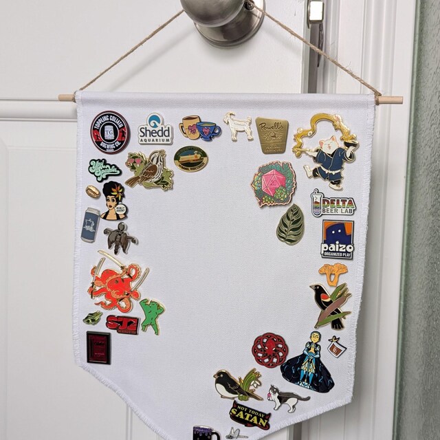 Enamel Pin Display Banner - Fabric Badge Storage Holder Enamel Brooch Organizer | Pin Collection Display for Apartment Living Room Study Kids Room, refer to the description