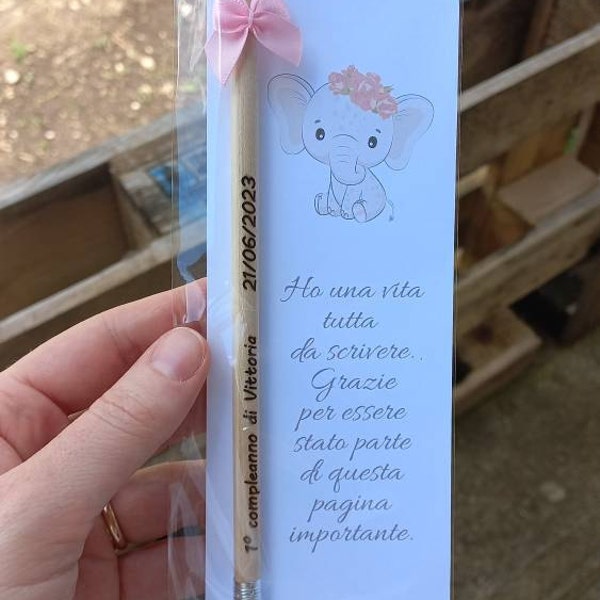 Segnaposto laurea con alloro e frase di ringraziamento personalizzabile| Sindy Bomboniere Segnaposto laurea con alloro e frase di ringraziamento personalizzabile| Sindy Bomboniere
