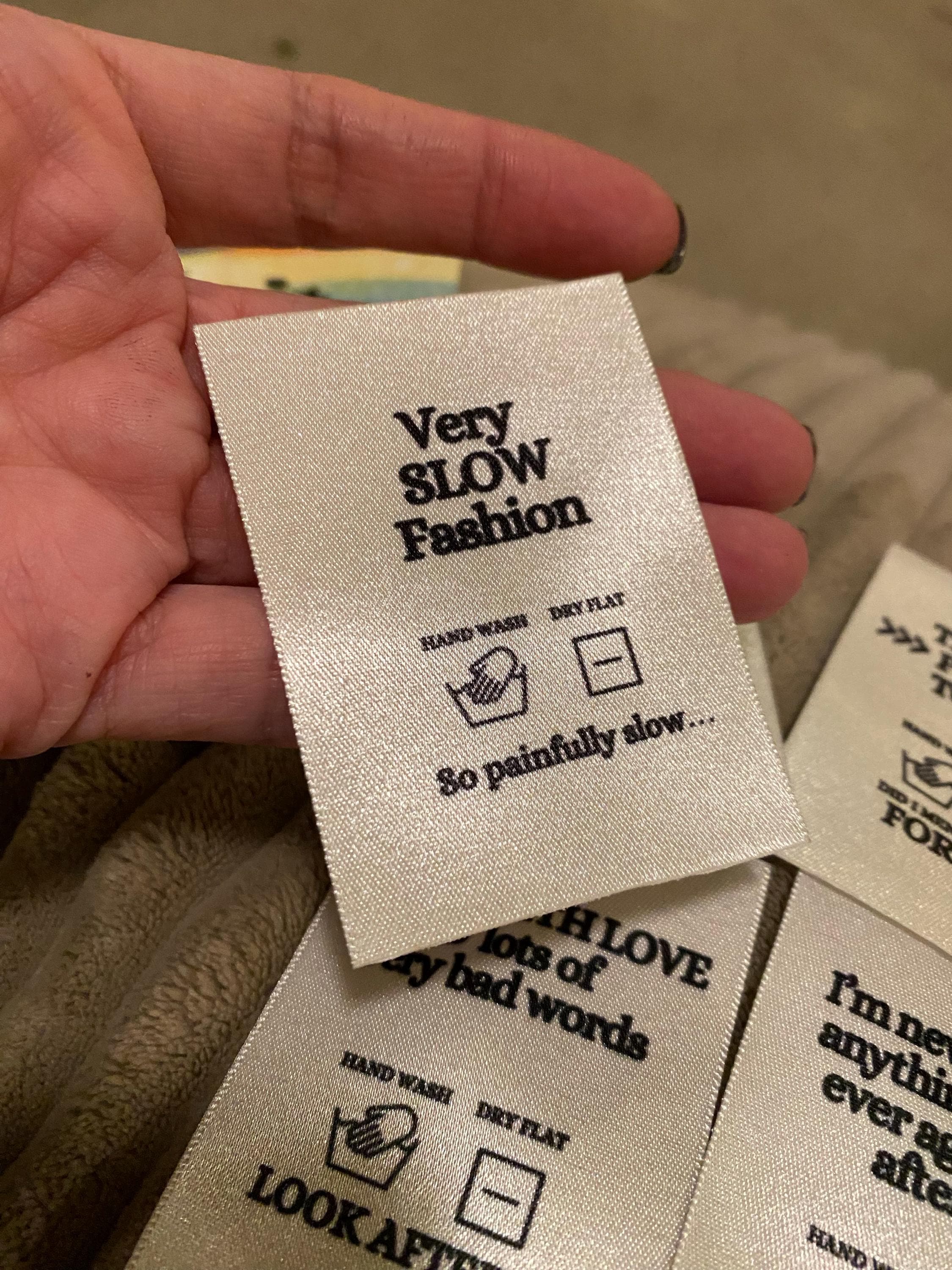 Multipack „Slow Fashion“ gewebte Pflegeetiketten für Kleidung x 5 Etiketten