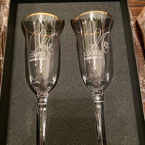 DUJUST Copas de champán de cristal para boda, copas de champán Mr & Mrs con  borde dorado hecho a man…Ver más DUJUST Copas de champán de cristal para