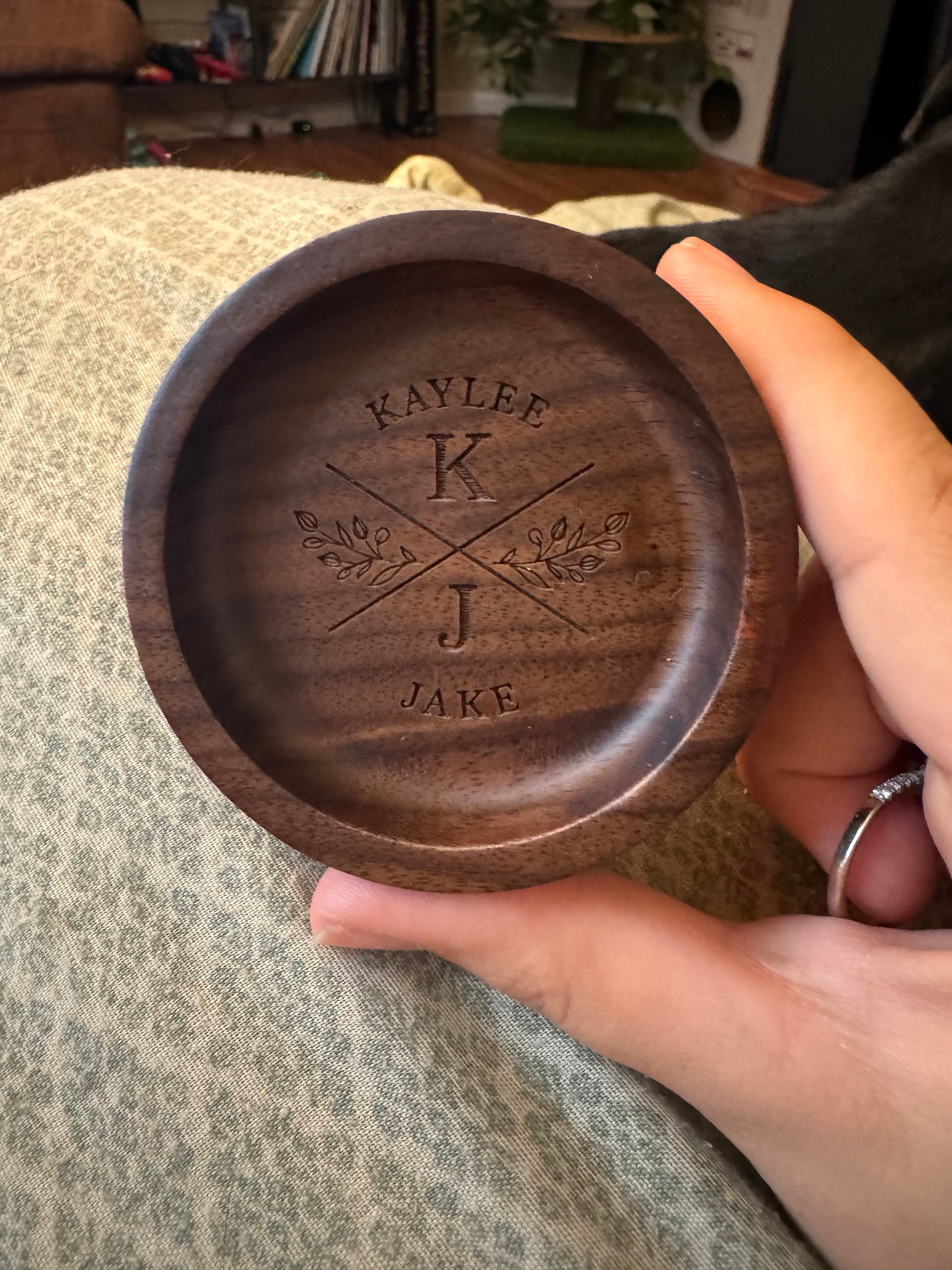 Custom Round Wood Ring Dish, Engagement Ring Holder, Personalized Wedding Ring Dish, Wedding Gift, 5th Anniversary Gifts, Gifts for Newlywed
