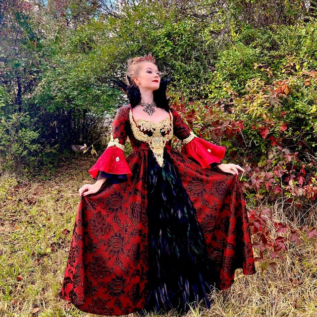 women's red and black dress for a vampire coronation Victorian Gothic Red/black Velvet Gown Medium This is a short torso SYNCFUN Royal Vampire Costume for