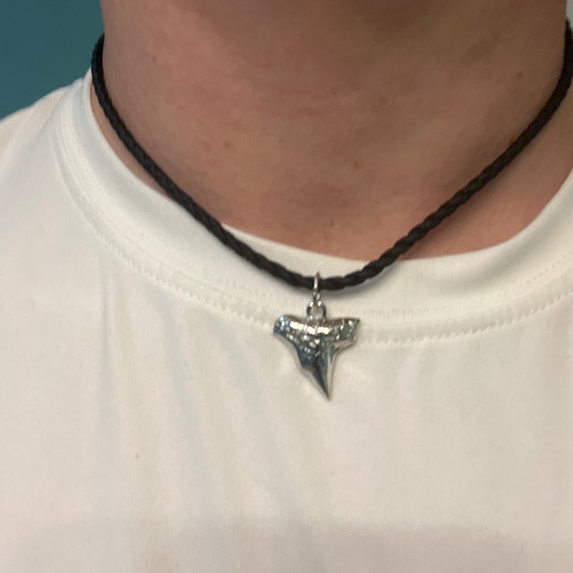 ★追跡&関税込【MIANSAI】Shark Tooth Pendant Necklace/Silver Shark Tooth Necklace, Gold Vermeil | Women's Necklaces | Miansai