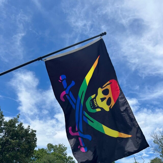 Large LGBT Flags Pirate Skull Pride Festival Peace Rainbow 5X3FT Party Banners - Foto 9