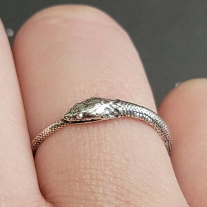 HIBISCUS SIGNET RING