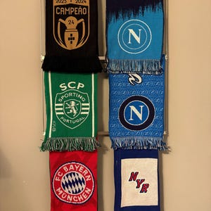 Lot De 5 Foulards De Football Vintage - Pour Présentation Murale Ou Collection