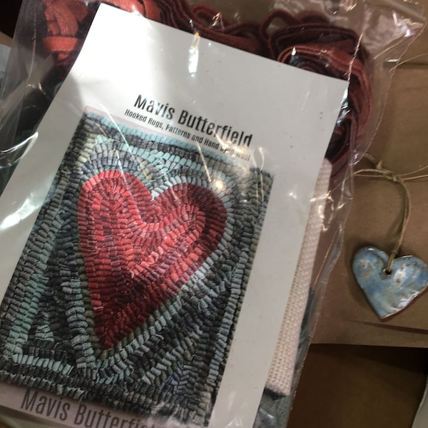 RUG HOOKING KIT - Primitive Folk Art Heart on Linen - Etsy