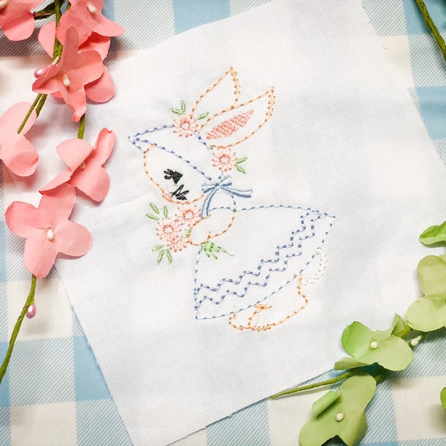 ★DESIGN SKIN★ Running embroidery pocket caseViolet Bunny Fuzzy Bunny Filaine Machine Embroidery Design