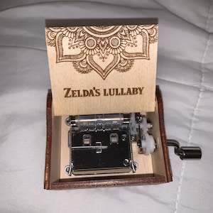 Zelda's Lullaby/The Legend of Zelda [Music Box] 