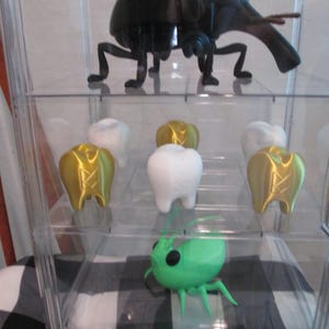 地上ゾウムシ：3Dプリントされたレプリカミニチュア昆虫フィギュア
