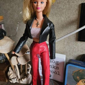 Lindsay added a photo of their purchase