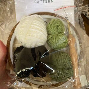 Punch Needle Kit for Beginners | Floral | Black & White | Modern | Embroidery