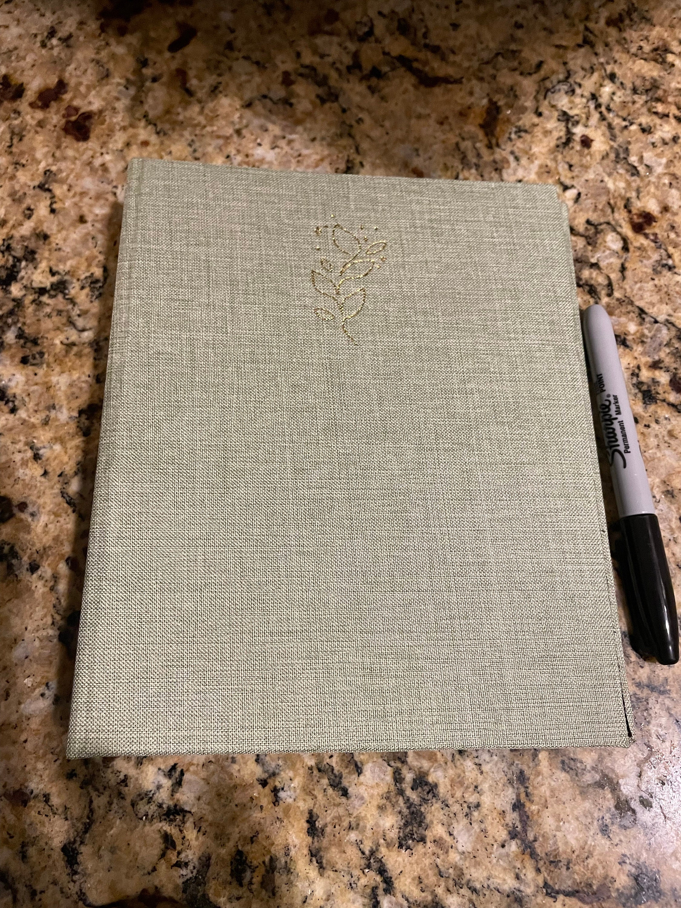 Elegant Polaroid Slip-In Linen Photo Album for 128 Instax Mini Polaroid Photos | Cute Gift Ideas | Wedding Photo Album | Scrapbooking