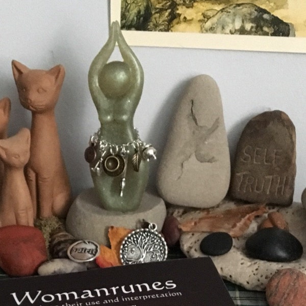 Womanrunes Interpretation Guide, Book AND Card Set (divination, Oracle ...
