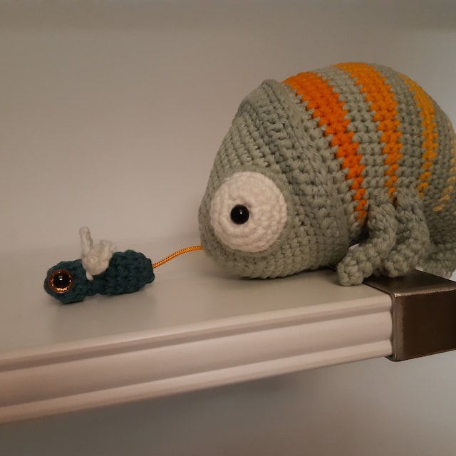 Crochet Kit . Chameleon Conrad . Musical Toy – Lalylala Amigurumi