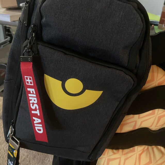 Portachiavi E Tiretto Per Cerniera Con Scritta 'EMERGENCY USE ONLY' - Personalizzabile