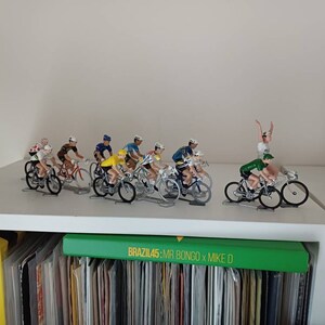 Set Di 6 Ciclisti In Miniatura Tadej Pogacar 1:32 – Figurine Ciclismo Cofalu