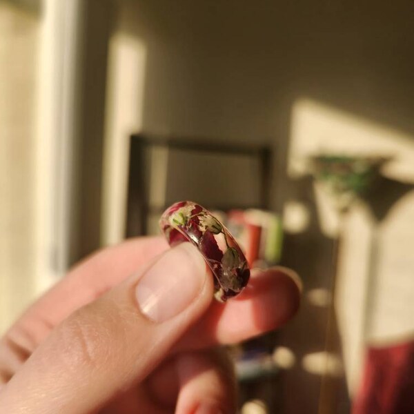 Custom Resin Ring - Your Flower Petals - Round Band - Silver or Gold ...