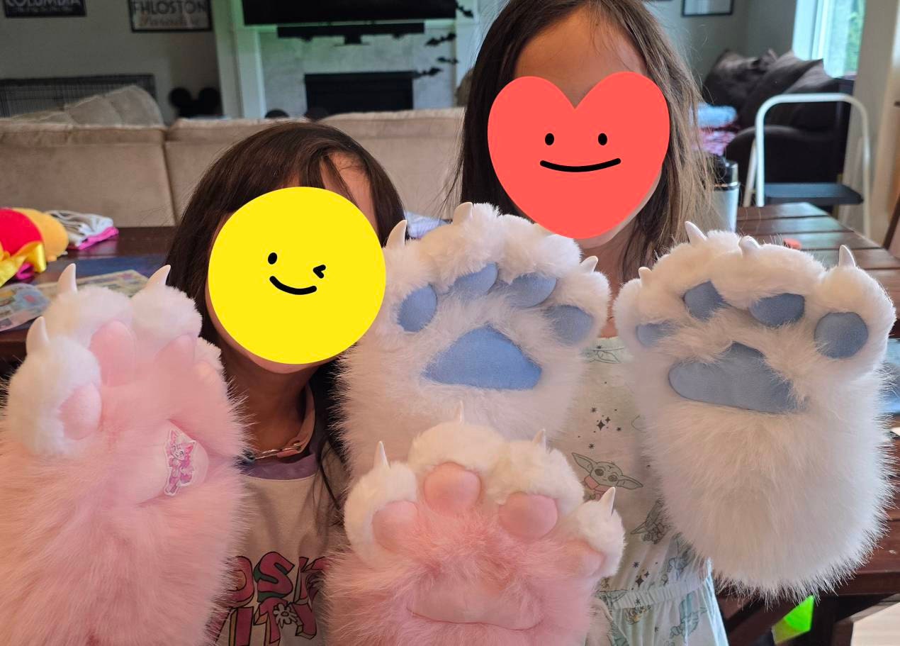 Squeaky Fursuit Paws Glove Cute Pink/White Fluffy Paw Gloves Furry Paws Gloves With Fingernails For Fursuit Accessories Furry Gift For Furry