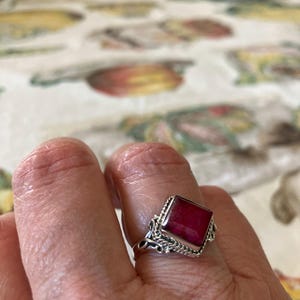 VintageLulu added a photo of their purchase