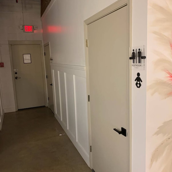Stairwell Floor Number Signs. ADA and IFC Compliant Stairwell Signs ...