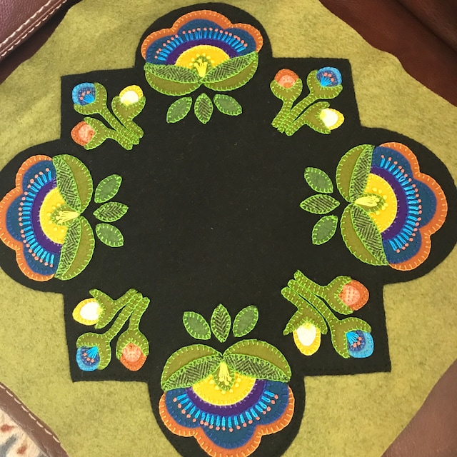 Wool applique pattern kit table runner rug flowers “Jacobean Summer” 28″ x  17 1/2″ floral hand dyed felted wool fabric embroidery – Horse and Buggy  Country Wool Applique Designs