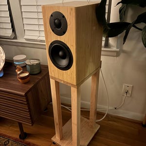 スピーカースタンド / HF4 / 完全カスタマイズ可能 / 無垢材 / ホーム
