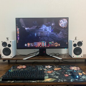 Dark Fantasy Desk Mat – Rose King Skeleton Monarch Design, Large Gaming Mouse Pad, Gothic Desk Decor, Extended Keyboard Mat, Gift For Fantasy Fans – Epic Design Pads