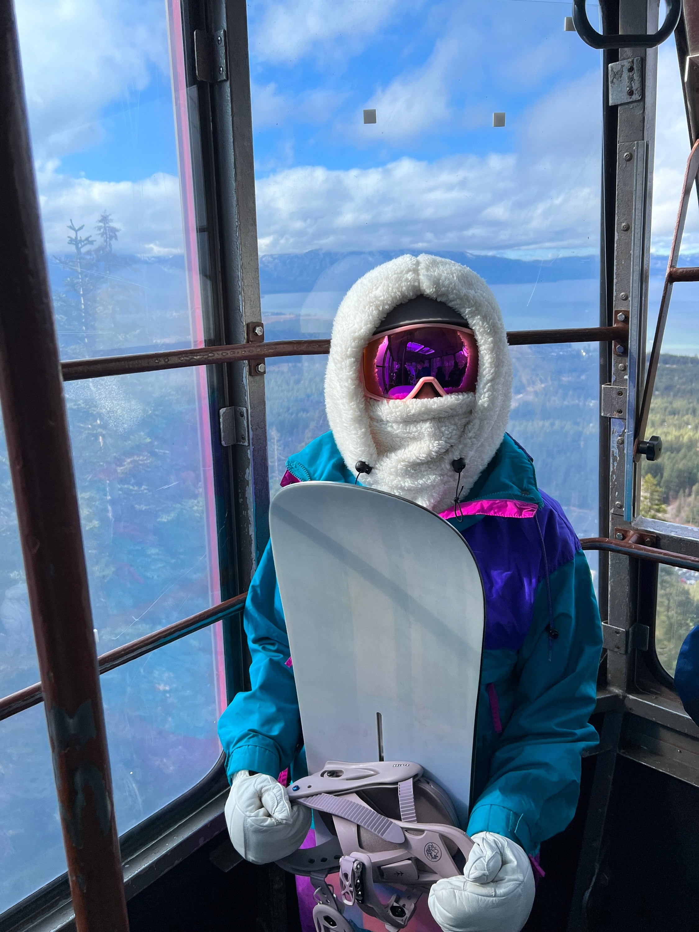 Cozy Off-White Sherpa Snood for Skiing and Snowboarding